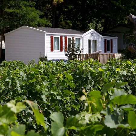 Camping Le Pressoir Petit-Palais-et-Cornemps Экстерьер фото