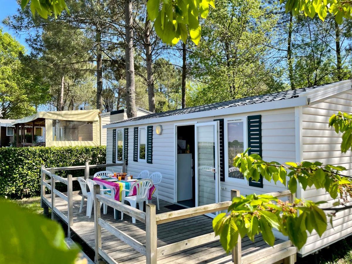 Camping Le Pressoir Petit-Palais-et-Cornemps Экстерьер фото