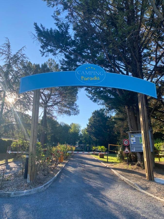 Camping Le Pressoir Petit-Palais-et-Cornemps Экстерьер фото